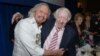 Produser Film dan Musik Robert Stigwood Meninggal pada Usia 81 Tahun 