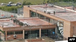 Vista de la prisión de Turi en Cuenca, Ecuador, después de que soldados y fuerzas policiales ecuatorianas recuperaran el control el 14 de enero de 2024.