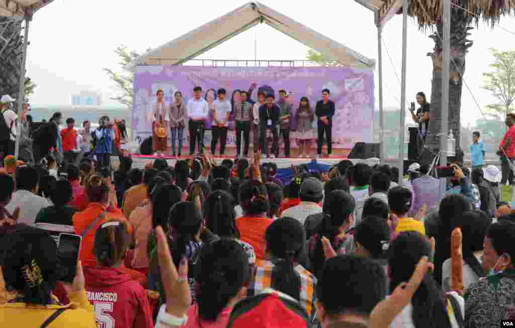 Citizens, workers, and civil society representatives celebrate the 109th International Women Rights Day at Freedom Park, in Phnom Penh, March 8, 2020. (Kann Vicheika/VOA Khmer)