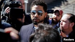 Actor Jussie Smollett leaves court after charges against him were dropped by state prosecutors in Chicago, Illinois, March 26, 2019. 