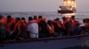 Jumlah Pengungsi yang Seberangi Selat Inggris Capai Rekor Tertinggi