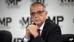 En esta foto de archivo del 19 de abril de 2018, Iván Velásquez, comisionado de la Comisión Internacional contra la Impunidad de las Naciones Unidas, CICIG, participa en una conferencia de prensa con el Fiscal General de Guatemala, en la Ciudad de Guatemala. Foto: AP.