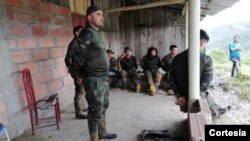 Nueve soldados al mando de un sargento fueron los militares retenidos por la comunidad indígena en el Choco. [Foto: Cortesía Ejército Nacional]