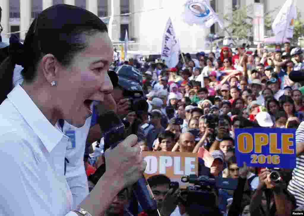 Philippine presidential candidate Grace Poe speaks at International Women's Day rally by Gabriela Party List women's group in Manila, March 8, 2016.