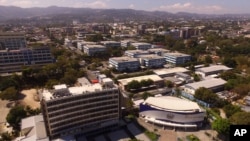 Vista aérea del edificio del Congreso salvadoreño, en San Salvador, El Salvador, el domingo 9 de febrero de 2020. 