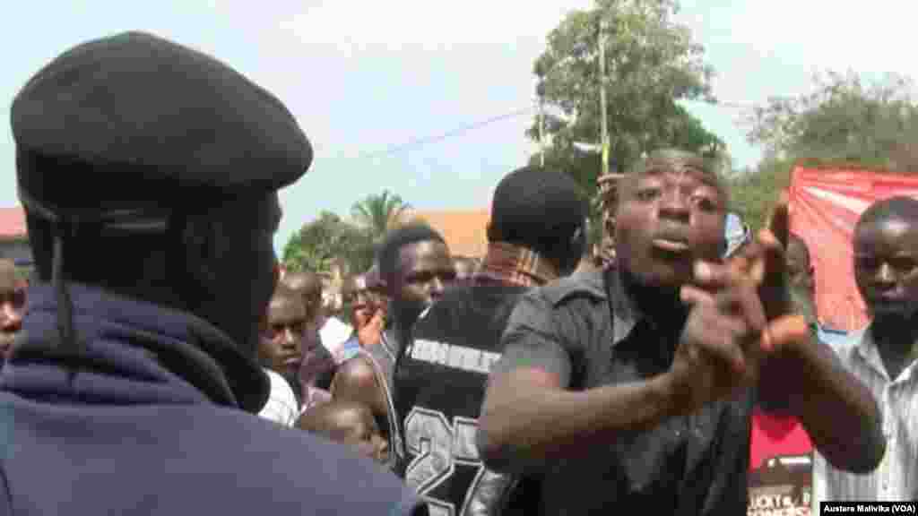 Manifestaion de la populationde Beni après l'annonce de l'assassinat du colonel Ndale.