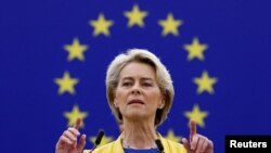 La presidenta de la Comisión Europea, Úrsula von der Leyen, pronuncia un discurso en el Parlamento Europeo, en Estrasburgo, Francia, el 14 de septiembre de 2022.