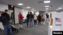 En Fotos: Los estadounidenses votan en elecciones de medio término