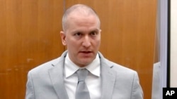 Arhiva: Derek Šovin pred sudom ( Foto: Court TV via AP)