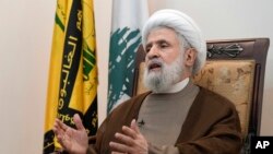 មេដឹកនាំរងក្រុមហេសបូឡា (Hezbollah) លោក Naim Kassem និយាយជាមួយអ្នកសាព័ត៌មានកាលពីថ្ងៃទី២កក្កដា ឆ្នាំ២០២៤។