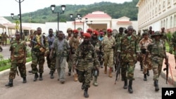 Une photographie montre les rebelles séléka à Bangui, en Centrafrique, le 27 mars 2013. 