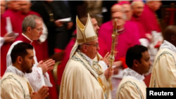 El papa Francisco anunció la apertura a los historiadores de los arhivos de la Segunda Guerra Mundial diciendo que la "Iglesia no le teme a la historia". Foto Reuters
