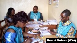 Les agents de la Ceni à Bukavu,Sud-Kivu, RDC, le 12 janvier 2017. (Ernest Muhero)