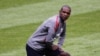 Eric Abidal Berikan Jam Rolexnya pada Anak Penderita Kanker
