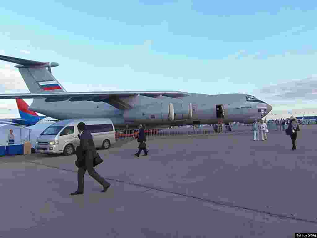 伊爾-76MD-90A軍事運輸機仍處在試飛階段,中國等待購買(美國之音白樺拍攝)