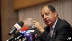 ARCHIVO. El expresidente Luis Guillermo Solís en abril de 2014. Foto AP/Moisés Castillo