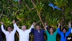 Mandatarios de países sudamericanos posan durante la Cumbre Amazónica en Belem, Brasil, el 8 de agosto de 2023.