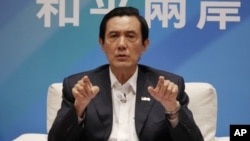台湾总统马英九在台北的一次记者会上 (资料照片)