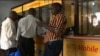 El dinero móvil se abre paso en África