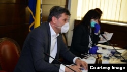 Premijer FBiH Fadil Novalić na sjednici 26. marta 2020. (Fotografija preuzeta sa stranice Vlade FBiH)