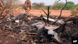 Samolyot qulagan yer. Mali, 25-iyul, 2014-yil.