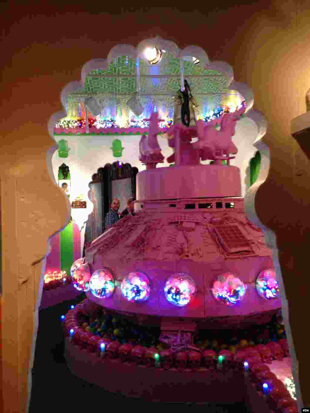 Kenny Irwin Jr.'s "Have Yourself a Happy Little Robotmas" installation at the "Human, Soul and Machine: The Coming Singularity" exhibit at the American Visionary Art Museum in Baltimore, Maryland. (Julie Taboh/VOA)