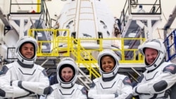 Los tripulantes del vuelo “turístico” Inspiration4. Dee izquierda a derecha: Chris Sembroski, Sian Proctor, Jared Isaacman y Hayley Arceneaux. Foto de INSPIRATION 4 distribuida por Reuters.
