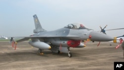 美國為台灣的F-16戰鬥機升級(資料照片)﹐再度遭中國譴責華盛頓干涉中國內政