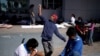 “No verificar las huellas dactilares del personal de la instalación de primera línea expone a los niños migrantes vulnerables a un peligro significativo de abuso físico y sexual”, dijo la directora ejecutiva del grupo de defensa Every Last One. .