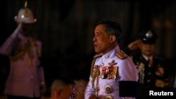 Raja baru Thailand, Raja Maha Vajiralongkorn Bodindradebayavarangkun, di Royal Plaza di Bangkok, (23/10). (Reuters/Athit Perawongmetha)