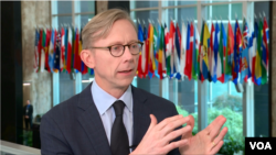 Utusan Khusus AS untuk Iran Brian Hook berbicara kepada VOA layanan bahasa Persia di Departemen Luar Negeri, Washington, 9 Mei 2019.