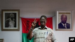 Calon Presiden partai berkuasa di Guinea Bissau, Carlos Gomes Junior (foto: dok), Tentara mengepung dekat tempat kediaman Carlos Gomes.