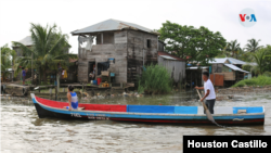Eta se fortaleció este lunes a categoría 4 al acercarse a las costas del Caribe de Nicaragua y Honduras. Foto Houston Castillo/VOA.