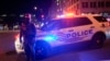 La policía metropolitana de Washington bloquea calles en la capital de Estados Unidos el 27 de enero de 2023 durante protestas por la muerte de Tyre Nichols a manos de agentes policiales en Memphis, Tennessee. 