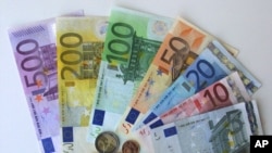 Latvia menjadi negara ke 18 yang menggunakan mata uang euro mulai hari Rabu (1/1). 