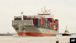 FILE - Kapal kargo ASL Bauhinia sedang berlayar di lepas pantai Melbourne, Australia, 13 November 2022. (Foto: Bjorn Bjornesjo via AP)
