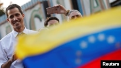 Juan Guaidó anunció que el fin de semana serán impresas las copias de una ley de garantías. También señaló no temer a ser encarcelado.