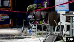 Esta fotografía difundida por el Gobierno Regional de La Libertad muestra los daños ocasionados por el derrumbe del techo de un centro comercial en Trujillo, Perú, el 22 de febrero de 2025.