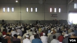 Tahun ini sebagian besar masyarakat muslim di AS akan merayakan lebaran dan melakukan shalat Idul Fitri pada hari Jumat, tanggal 10 September 2010.