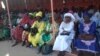 Lors d'une réunion civile à N'Djamena au Tchad, le 13 février 2016. (VOA/André Kodmadjingar)