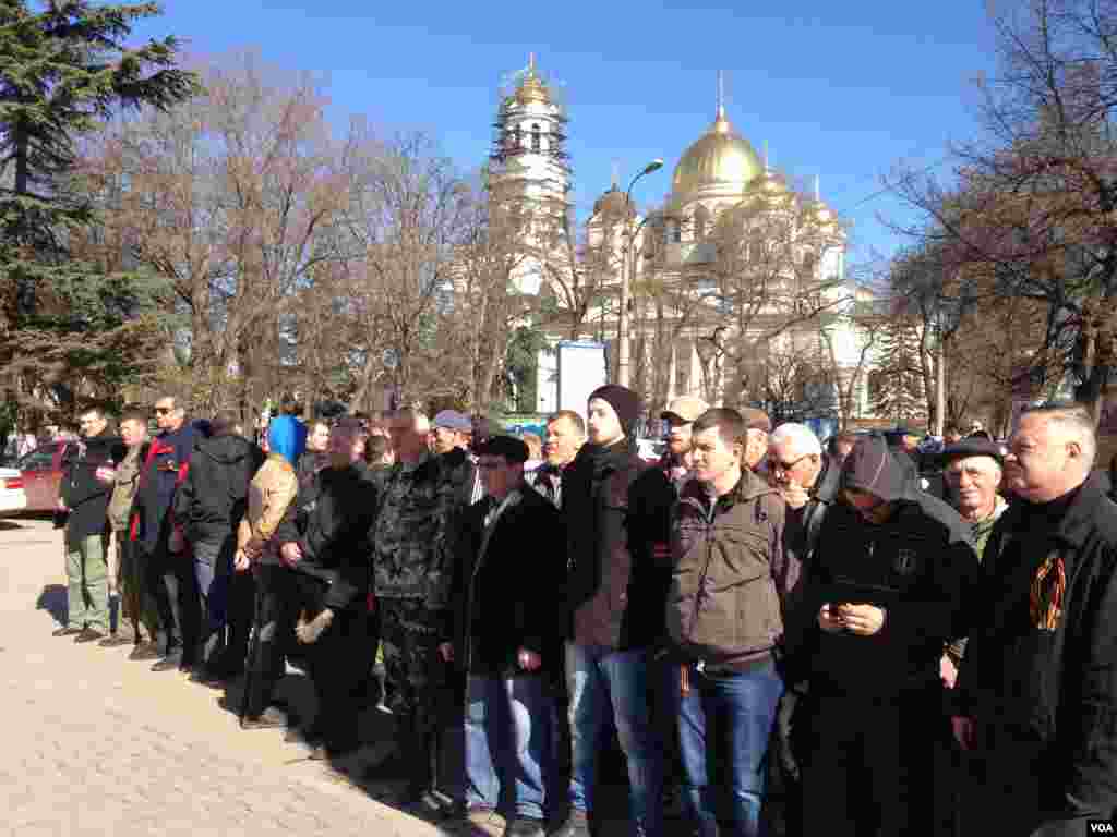 Rossiyaga sodiq ko&#39;ngillilar. Simferopol, 3-mart, 2014-yil.