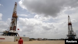 Vista de un campo petrolero de PDVSA en la región del Orinoco en 2015.