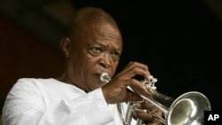 Hugh Masekela no Festival de Jazz de New Orleans (2006)
