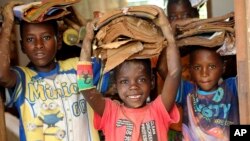 Crianças atingidas pelo ciclone Idai, Sofala, Moçambique.