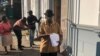 Le leader de l'opposition et des dizaines de personnes arrêtées au Zimbabwe