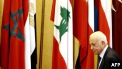 Arab Ligasi Bosh kotibi Nabil al-Arabiy bu davlatga borib, vositachilik qilishga rozi