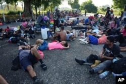 Dio karavana migranata koji se sa juga Meksika zaputio prema SAD, fotografisani 7. novembra. 2024.