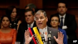 Rafael Correa dijo que en lo político, "el país debe descansar de mí y, sinceramente, yo también debo descansar un poquito del país al referirse a su último año de gobierno.