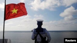 在斯普拉特利群島（南沙群島）守衛島礁的越南海軍士兵（資料圖片）