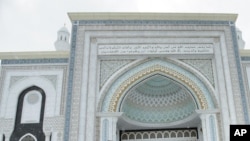 Hazrat Sulton masjidi, Ostona